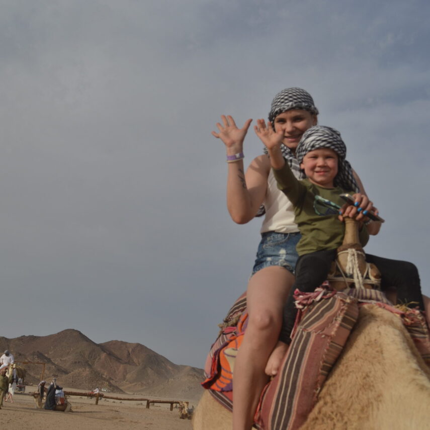 Джип сафари в Хургаде — утренний тур или вечер с ужином в пустыне