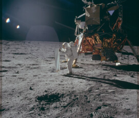 "<a href="https://www.flickr.com/photos/136485307@N06/21472310108" target="_blank" rel="noreferrer noopener">AS11-40-5872</a>" от автора <a href="https://www.flickr.com/photos/136485307@N06" target="_blank" rel="noreferrer noopener">Apollo Image Gallery</a>/ <a href="https://creativecommons.org/publicdomain/mark/1.0/?ref=openverse" target="_blank" rel="noreferrer noopener">pdm 1.0</a>